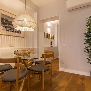 Apartamento Upscale & Modern 2bdr, Lisboa